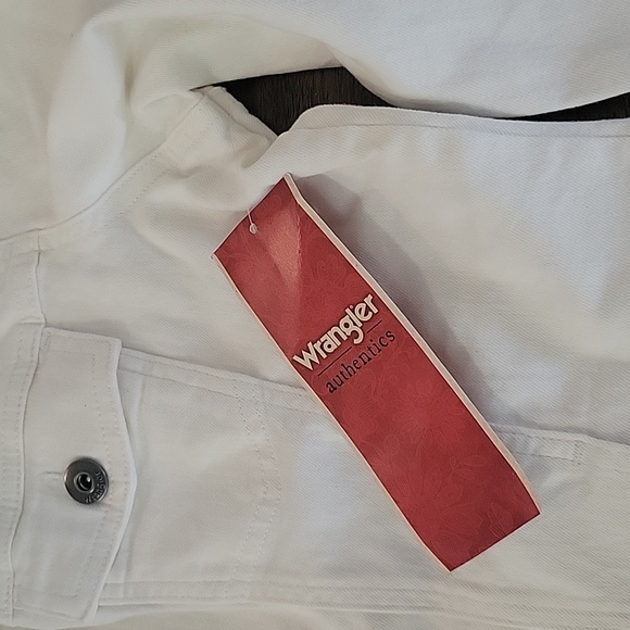 Wrangler Authentic White Women's Medium Stretch Denim Jacket - Picture 7 of 7